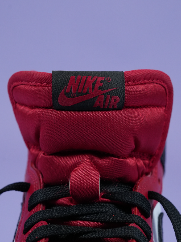 Jordan 1 Retro High Satin Snake Chicago