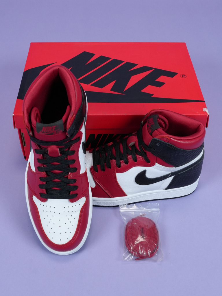 Jordan 1 Retro High Satin Snake Chicago