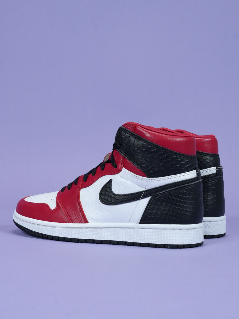 Jordan 1 Retro High Satin Snake Chicago