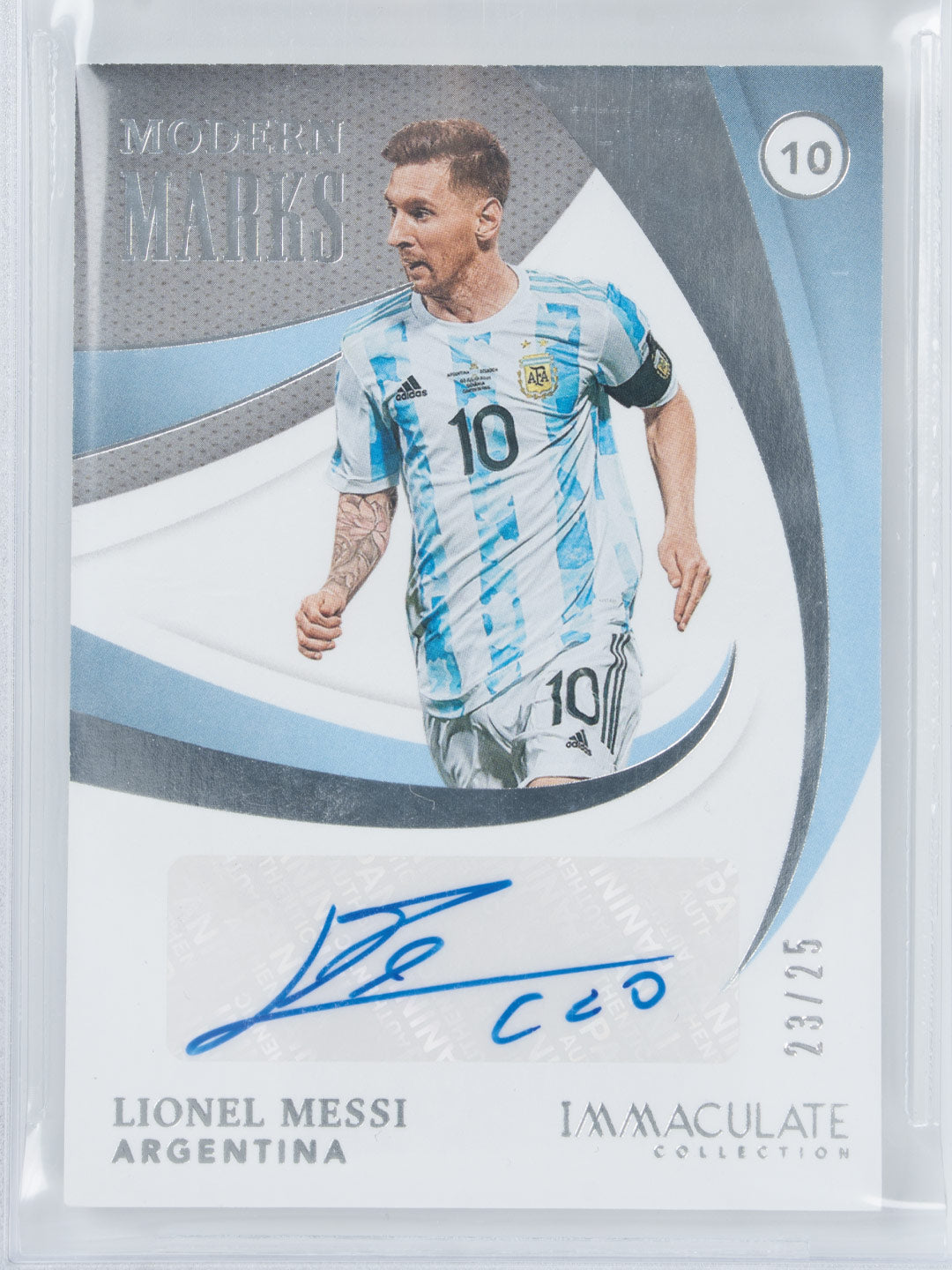 Panini 2021 Panini Immaculate Modern Marks Autographs (Lionel Messi) (/25)