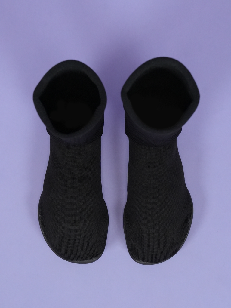 Yeezy Pods Black