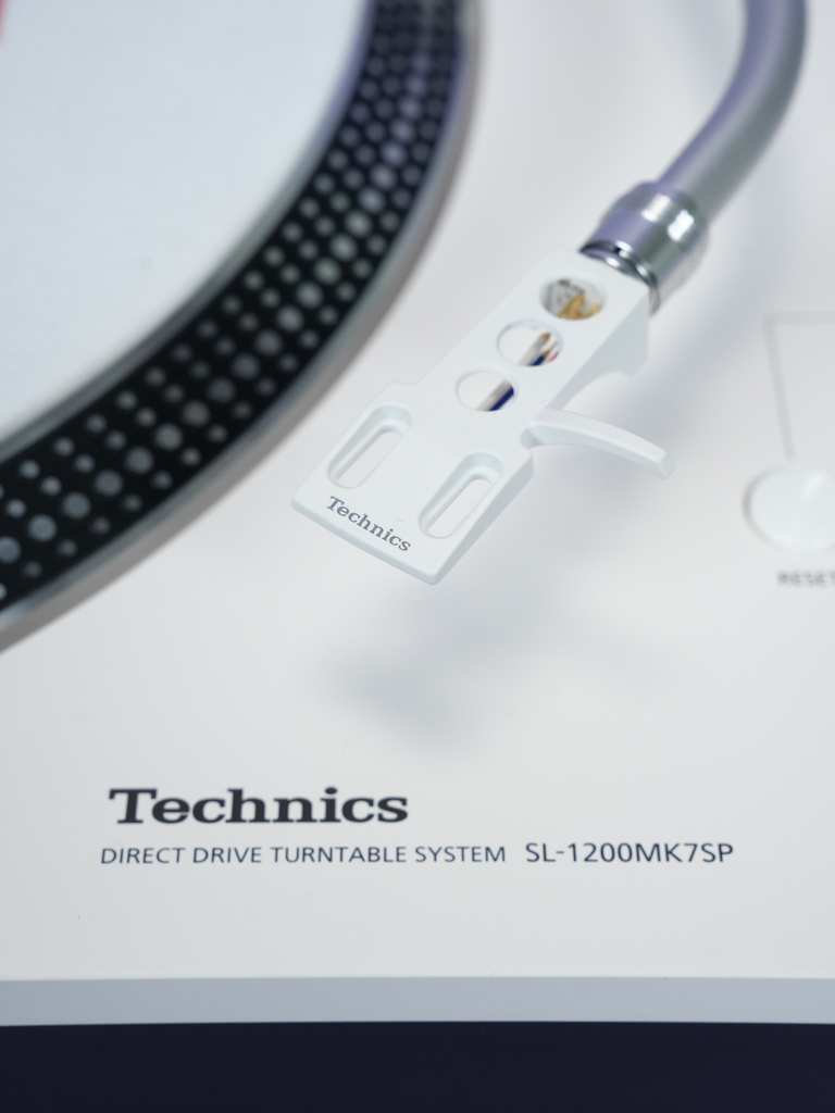 Supreme / Technics SL-1200MK7 Turntable