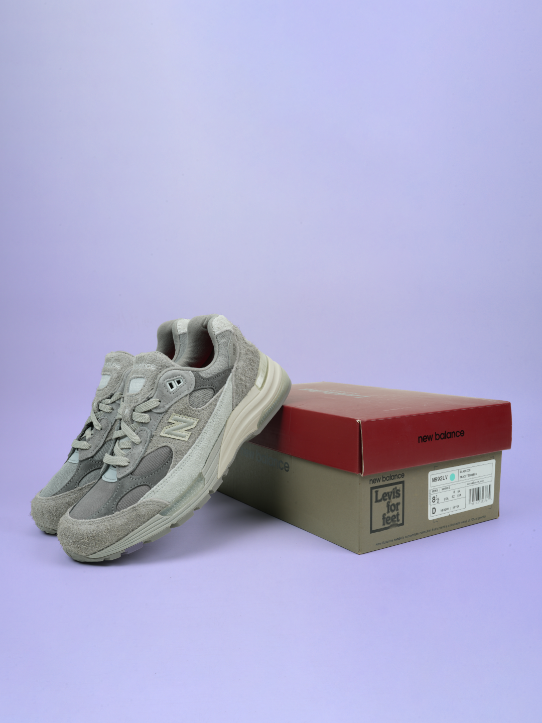 New Balance	/ Levi’s 992 Grey