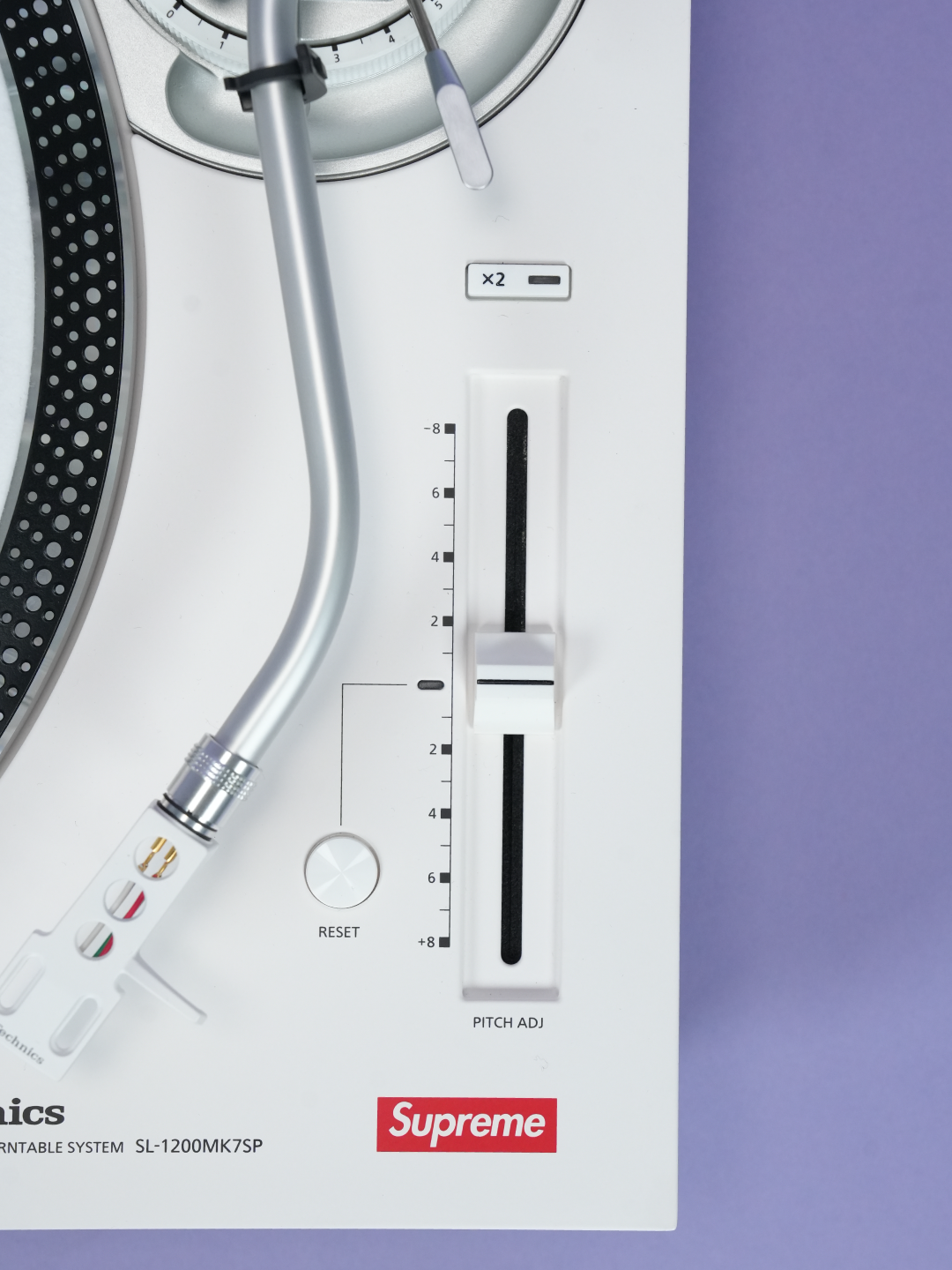 Supreme / Technics SL-1200MK7 Turntable